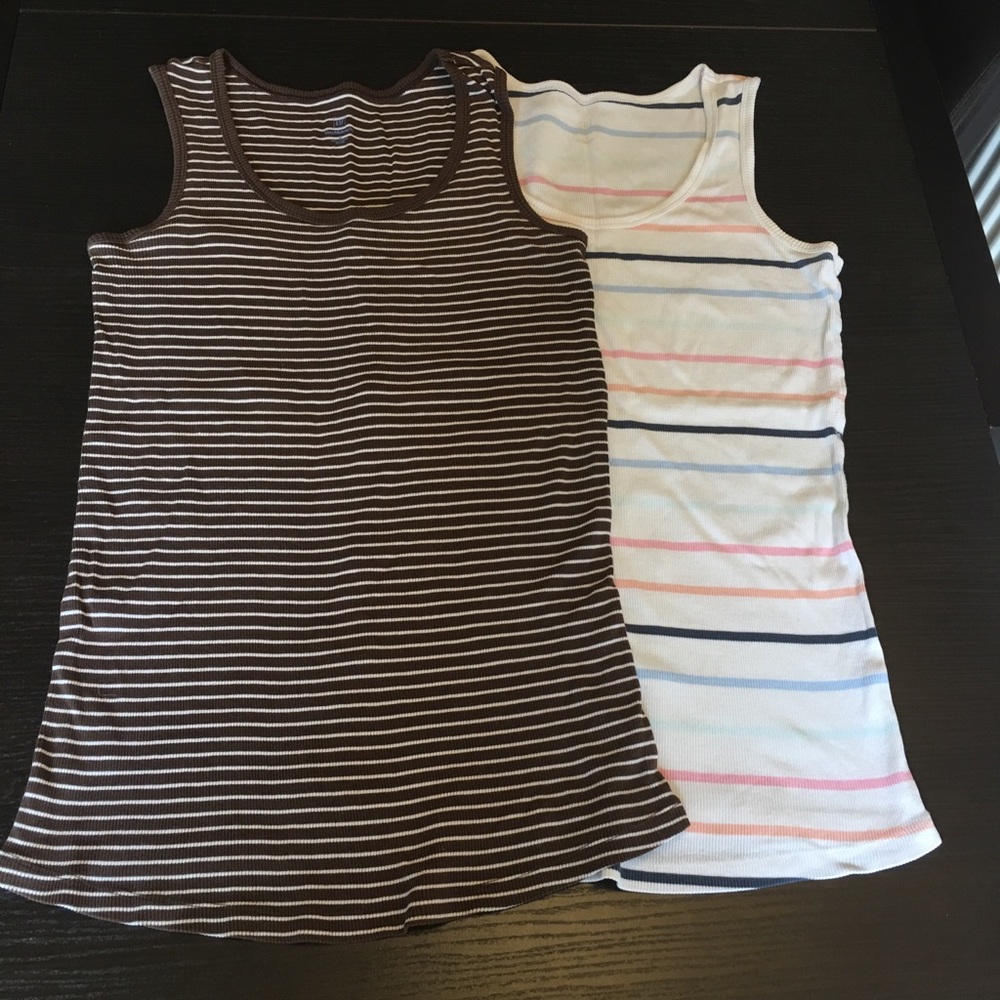 Gap Maternity tank tops size M